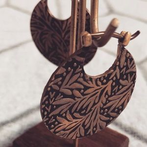 QUETZALLI COPPER & TITANIUM FLORAL WEIGHTS